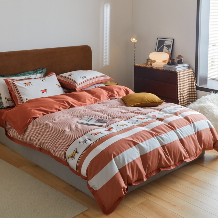 91家纺网 家纺一手货源 找家纺 优然居 2021新款小边款轻奢风四件套 艾尔玛秋叶红