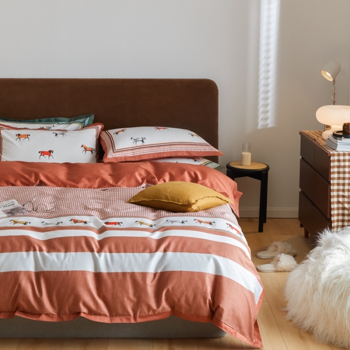 91家纺网 家纺一手货源 找家纺 优然居 2021新款小边款轻奢风四件套 艾尔玛秋叶红