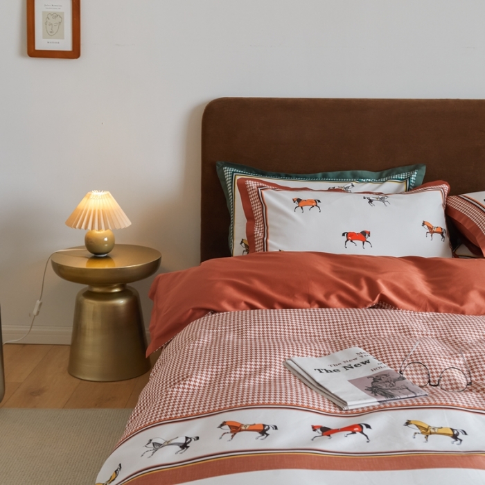 91家纺网 家纺一手货源 找家纺 优然居 2021新款小边款轻奢风四件套 艾尔玛秋叶红