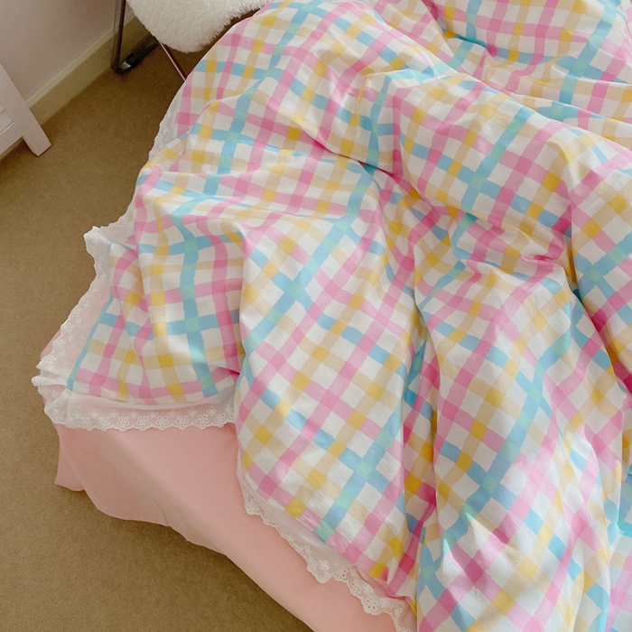 91家纺网 家纺一手货源 找家纺 （总）艾沁 2021新款纯棉彩色条格刺绣花边系列四件套