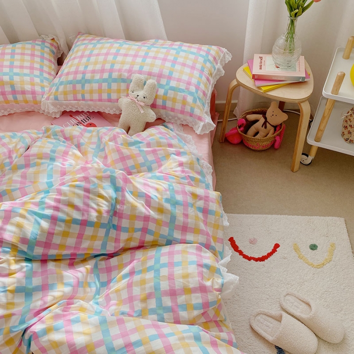 91家纺网 家纺一手货源 找家纺 艾沁 2021新款纯棉彩色条格刺绣花边系列四件套 彩虹格