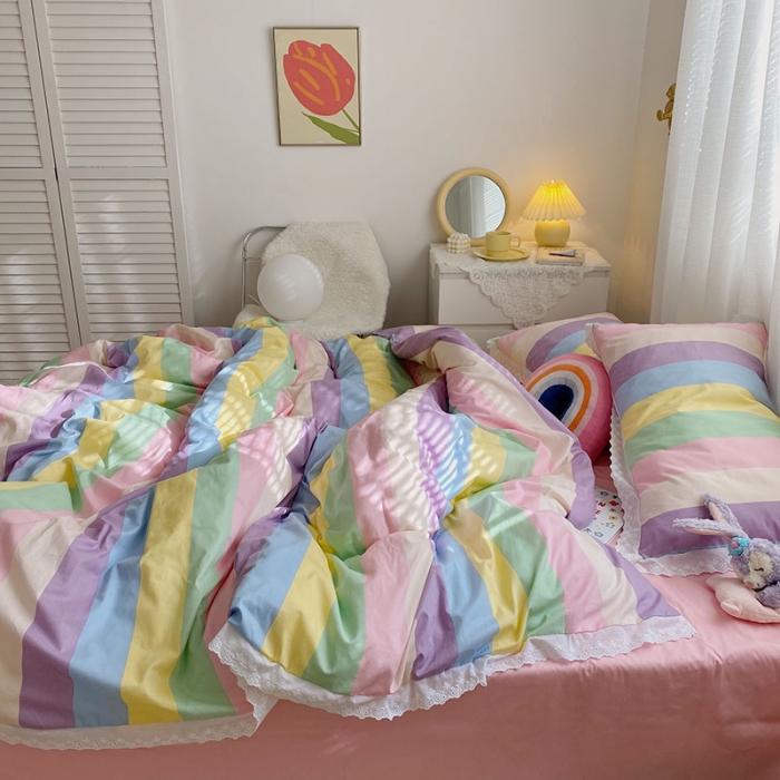 91家纺网 家纺一手货源 找家纺 艾沁 2021新款纯棉彩色条格刺绣花边系列四件套 彩条