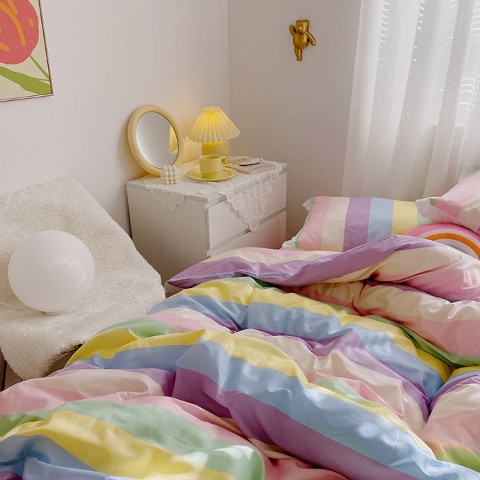 91家纺网 家纺一手货源 找家纺 艾沁 2021新款纯棉彩色条格刺绣花边系列四件套 彩条