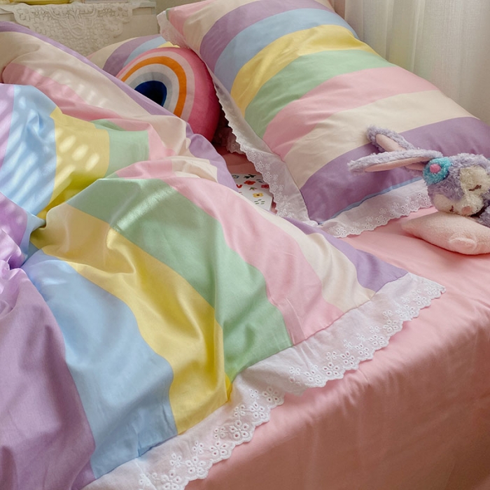 91家纺网 家纺一手货源 找家纺 艾沁 2021新款纯棉彩色条格刺绣花边系列四件套 彩条