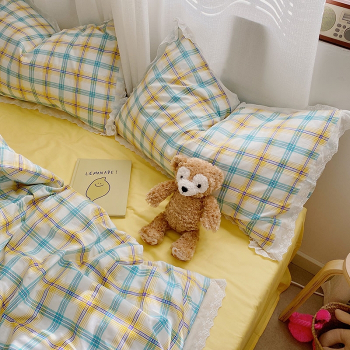 91家纺网 家纺一手货源 找家纺 艾沁 2021新款纯棉彩色条格刺绣花边系列四件套 芒果黄