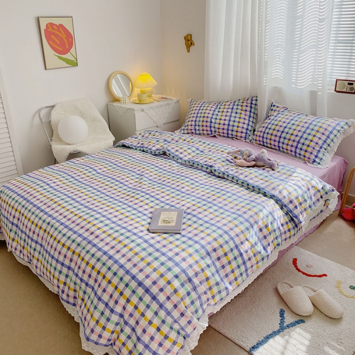 91家纺网 家纺一手货源 找家纺 艾沁 2021新款纯棉彩色条格刺绣花边系列四件套 紫条格