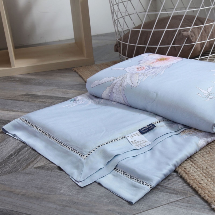 91家纺网 家纺一手货源 找家纺 娇逸 2021新款40天丝莫代尔镂空款夏凉被 蝶恋花