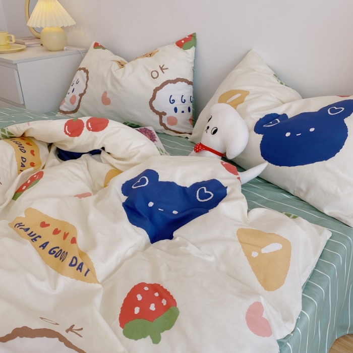 91家纺网 家纺一手货源 找家纺 星期八 2021新款13372你好春天系列四件套 草莓樱桃熊