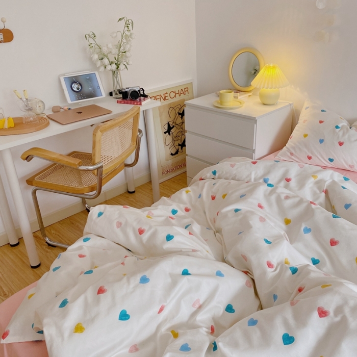 91家纺网 家纺一手货源 找家纺 星期八 2021新款13372你好春天系列四件套 七彩爱心