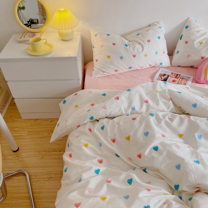 91家纺网 家纺一手货源 找家纺 星期八 2021新款13372你好春天系列四件套 七彩爱心