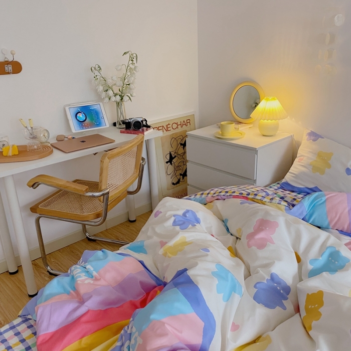 91家纺网 家纺一手货源 找家纺 星期八 2021新款13372你好春天系列四件套 糖果熊