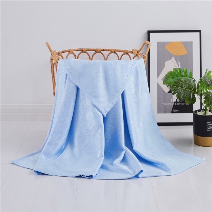 91家纺网 家纺一手货源 找家纺 （总）首爱家纺 2025新款经典款六叶草竹纤维盖毯