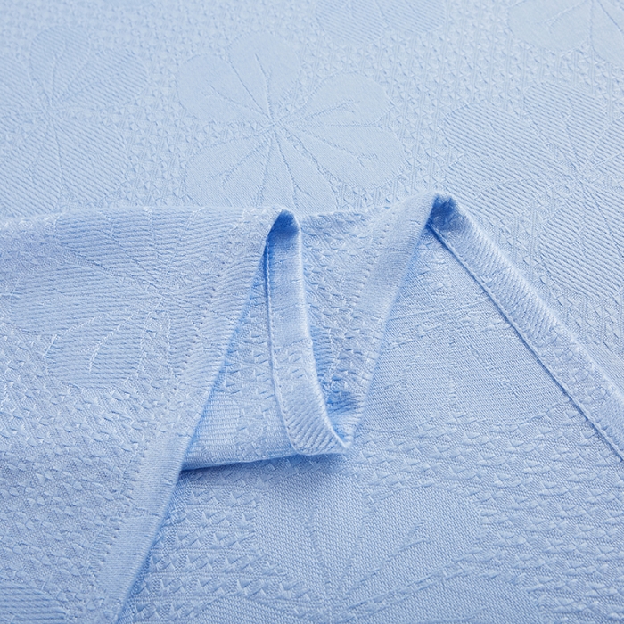 91家纺网 家纺一手货源 找家纺 （总）首爱家纺 2025新款经典款六叶草竹纤维盖毯