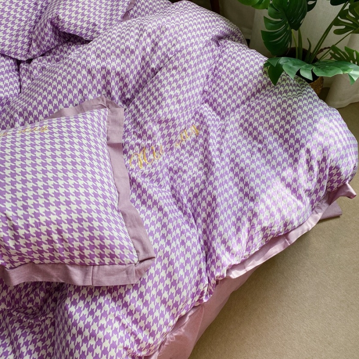 91家纺网 家纺一手货源 找家纺 （总）星期八 2021新款13372千鸟格刺绣四件套