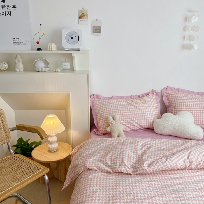 91家纺网 家纺一手货源 找家纺 星期八 2021新款13372千鸟格刺绣四件套 千鸟格粉