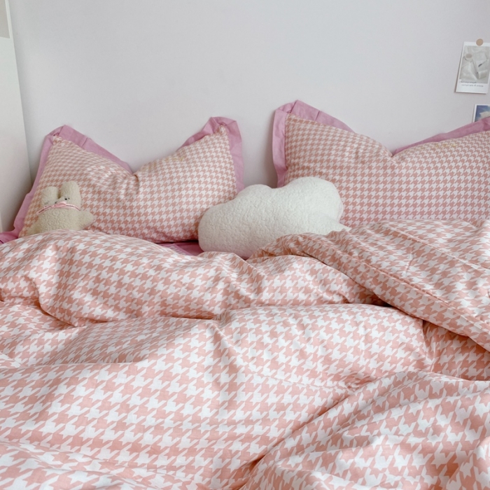 91家纺网 家纺一手货源 找家纺 星期八 2021新款13372千鸟格刺绣四件套 千鸟格粉