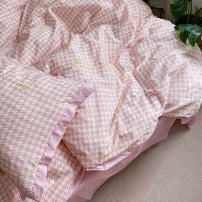 91家纺网 家纺一手货源 找家纺 星期八 2021新款13372千鸟格刺绣四件套 千鸟格粉