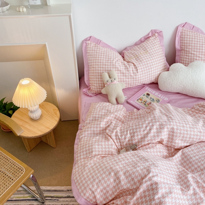 91家纺网 家纺一手货源 找家纺 星期八 2021新款13372千鸟格刺绣四件套 千鸟格粉