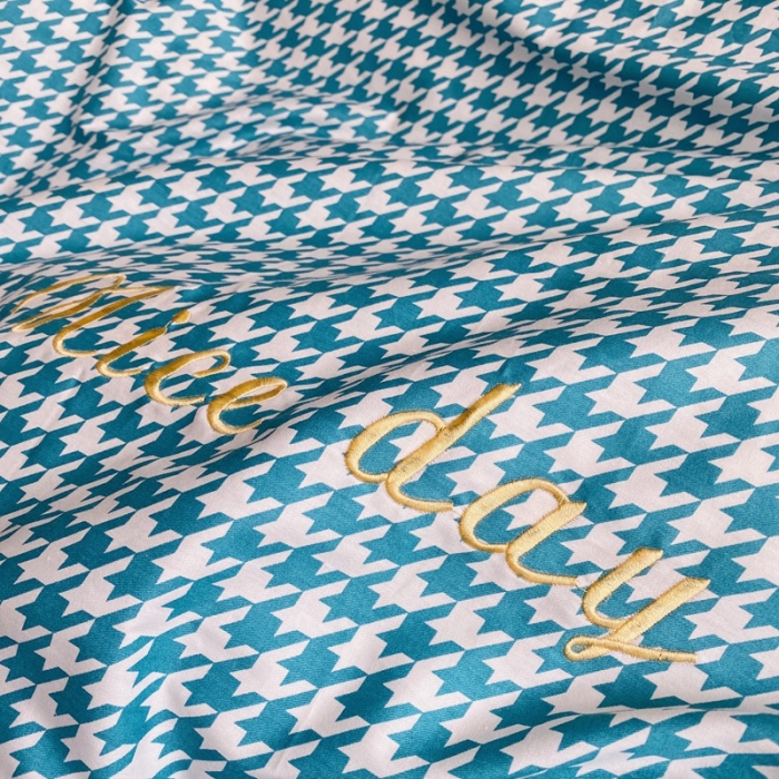 91家纺网 家纺一手货源 找家纺 星期八 2021新款13372千鸟格刺绣四件套 千鸟格蓝