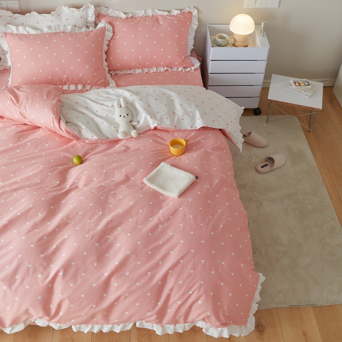 91家纺网 家纺一手货源 找家纺 沐棉家居2022年新款全棉印花13372荷叶边系列四件套直播爆款 爱心-粉