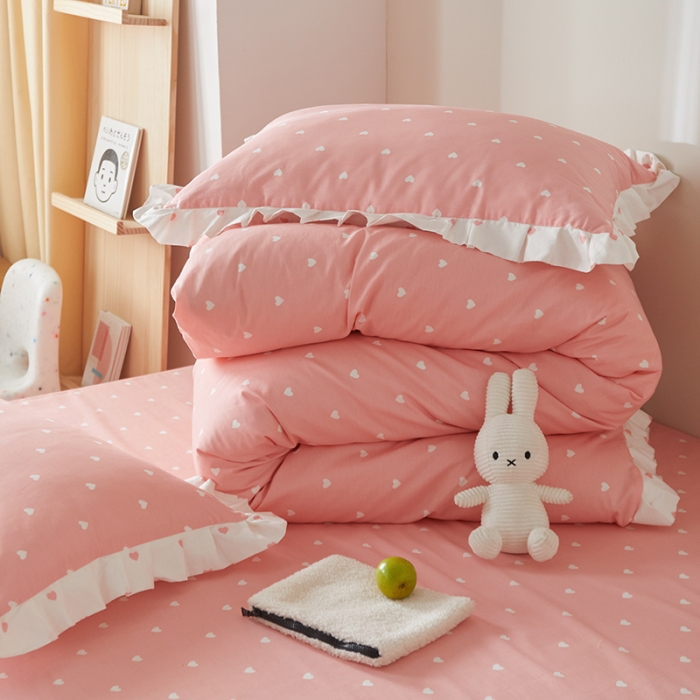 91家纺网 家纺一手货源 找家纺 沐棉家居2022年新款全棉印花13372荷叶边系列四件套直播爆款 爱心-粉