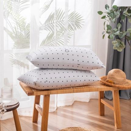 91家纺网 家纺一手货源 找家纺 煌朝家纺 2021新款青花瓷系列-跑量枕芯爱心原点