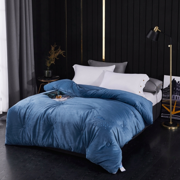 91家纺网 家纺一手货源 找家纺 （总）2020新款石墨烯抗菌远红外加厚保暖臻丝绒冬被被子被芯