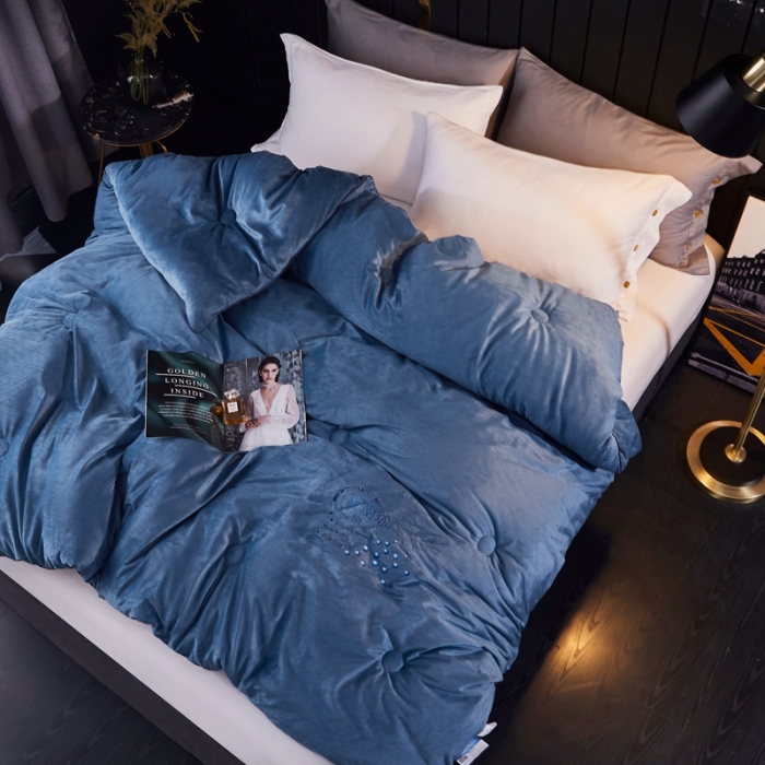 91家纺网 家纺一手货源 找家纺 2020新款石墨烯抗菌远红外加厚保暖臻丝绒冬被被子被芯琥珀蓝