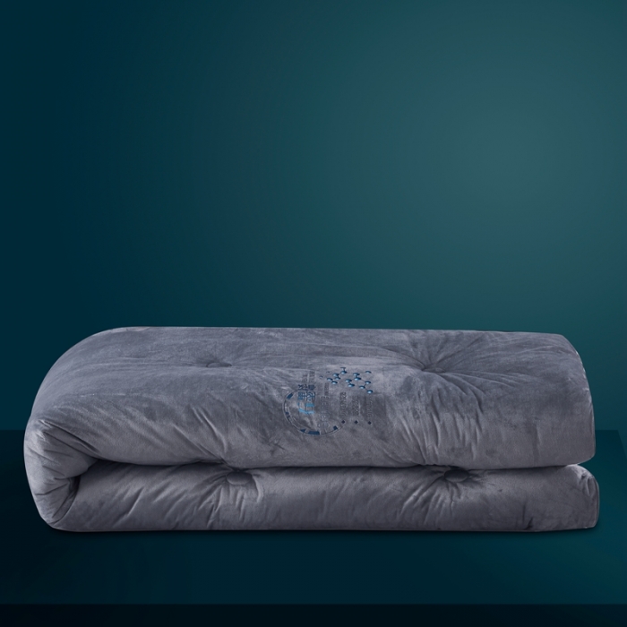 91家纺网 家纺一手货源 找家纺 2020新款石墨烯抗菌远红外加厚保暖臻丝绒冬被被子被芯摩登灰