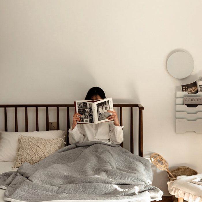 91家纺网 家纺一手货源 找家纺 法芙娜家纺 天竺棉夏凉被全棉空调被纯棉夏被纯色浅灰