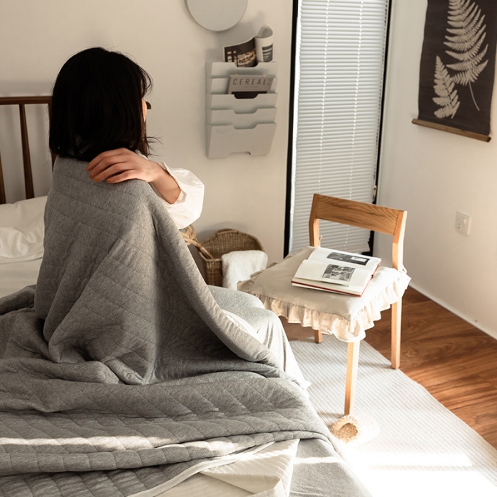 91家纺网 家纺一手货源 找家纺 法芙娜家纺 天竺棉夏凉被全棉空调被纯棉夏被纯色浅灰