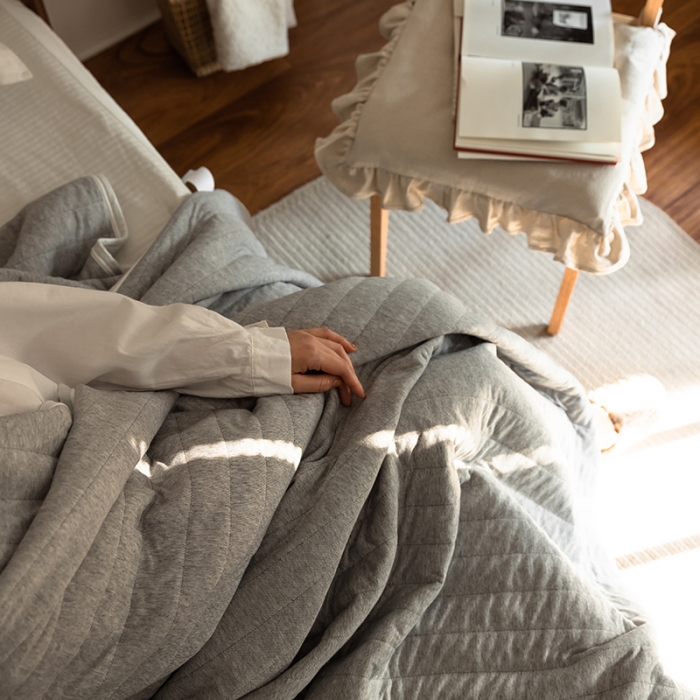 91家纺网 家纺一手货源 找家纺 法芙娜家纺 天竺棉夏凉被全棉空调被纯棉夏被纯色浅灰