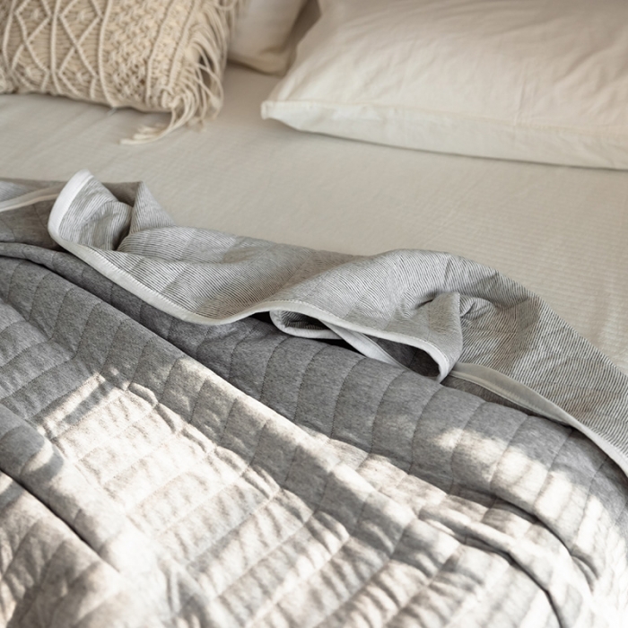 91家纺网 家纺一手货源 找家纺 法芙娜家纺 天竺棉夏凉被全棉空调被纯棉夏被纯色浅灰