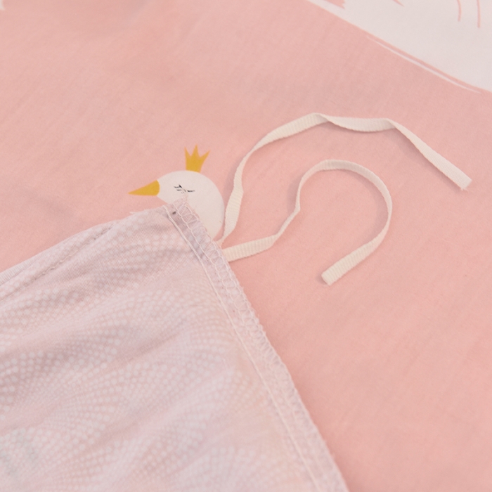 91家纺网 家纺一手货源 找家纺 朵希曼 全棉13372学生上下铺三件套系列 天鹅粉