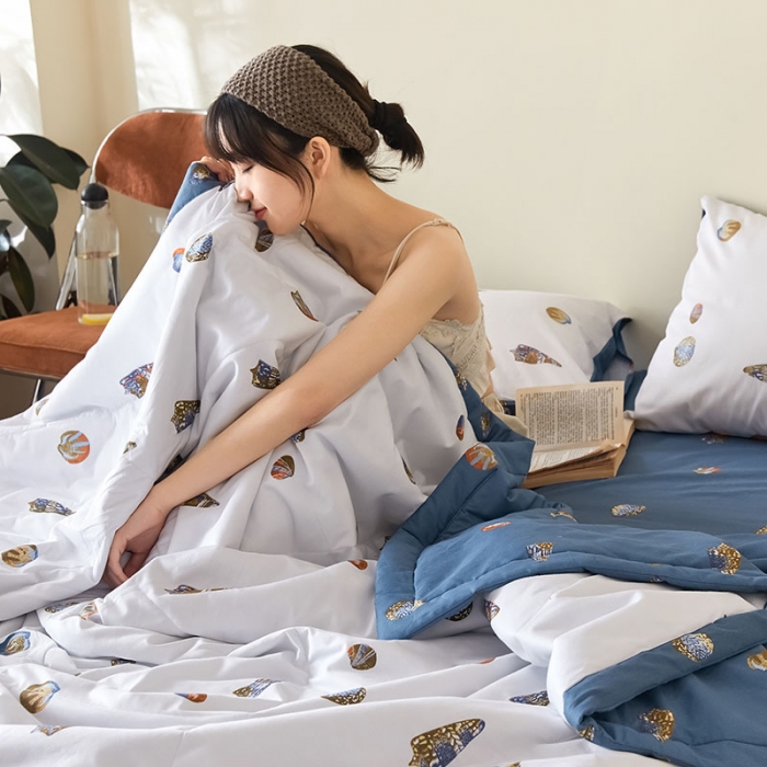 91家纺网 家纺一手货源 找家纺 莱福仕家纺 2022新款全棉喷气夏被四件套系列 贝壳情缘