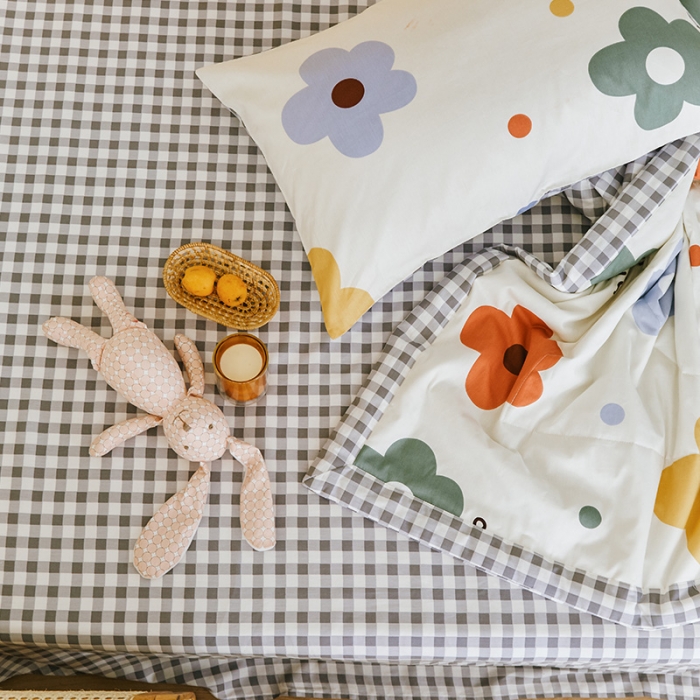 91家纺网 家纺一手货源 找家纺 莱福仕家纺 2022新款全棉喷气夏被四件套系列 太阳花