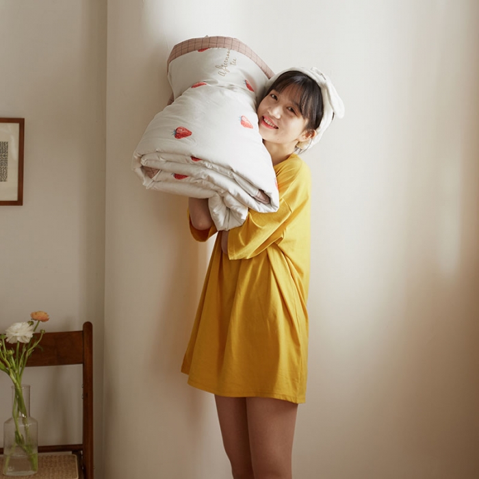 91家纺网 家纺一手货源 找家纺 莱福仕家纺 2022新款全棉喷气夏被四件套系列 夏日草莓白