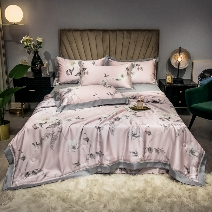 91家纺网 家纺一手货源 找家纺 朵美 2021新款60天丝数码印花夏被四件套 郊游咖