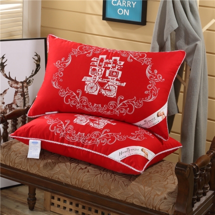 91家纺网 家纺一手货源 找家纺 全棉婚庆大红羽丝绒枕芯  喜庆百年好合羽丝绒枕芯枕头