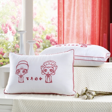91家纺网 家纺一手货源 找家纺 全棉婚庆大红羽丝绒枕芯  喜庆百年好合羽丝绒枕芯枕头