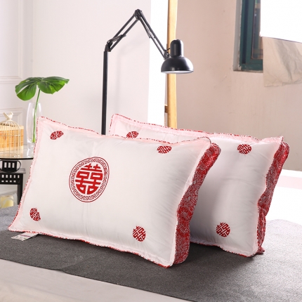 91家纺网 家纺一手货源 找家纺 全棉婚庆大红羽丝绒枕芯  喜庆百年好合羽丝绒枕芯枕头