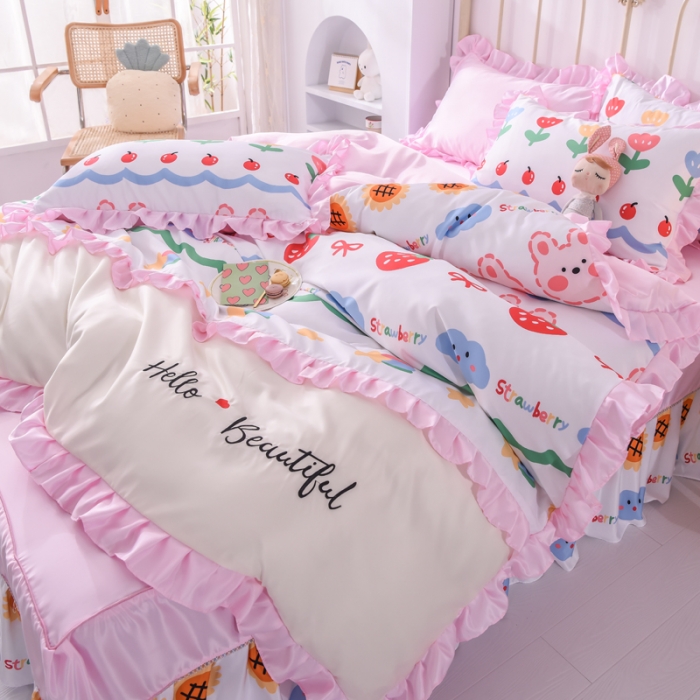 91家纺网 家纺一手货源 找家纺 绒世界 2021新款水洗真丝床裙款四件套 小草莓