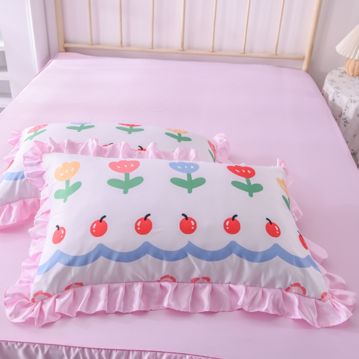 91家纺网 家纺一手货源 找家纺 绒世界 2021新款水洗真丝床裙款四件套 小草莓