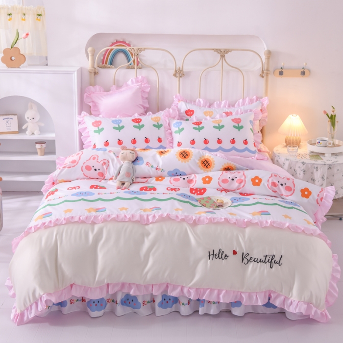 91家纺网 家纺一手货源 找家纺 绒世界 2021新款水洗真丝床裙款四件套 小草莓