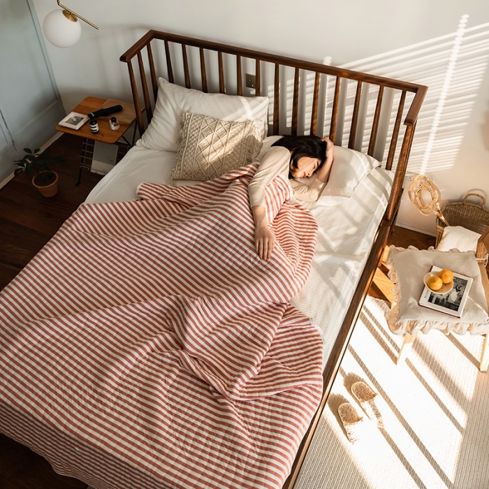 91家纺网 家纺一手货源 找家纺 新款 全棉针织棉夏被 天竺棉夏凉被 豆沙条纹