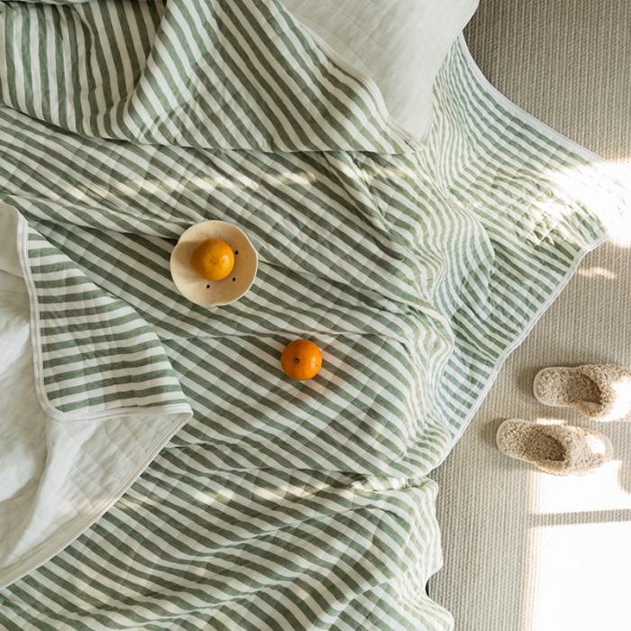 91家纺网 家纺一手货源 找家纺 新款 全棉针织棉夏被 天竺棉夏凉被 墨绿条纹