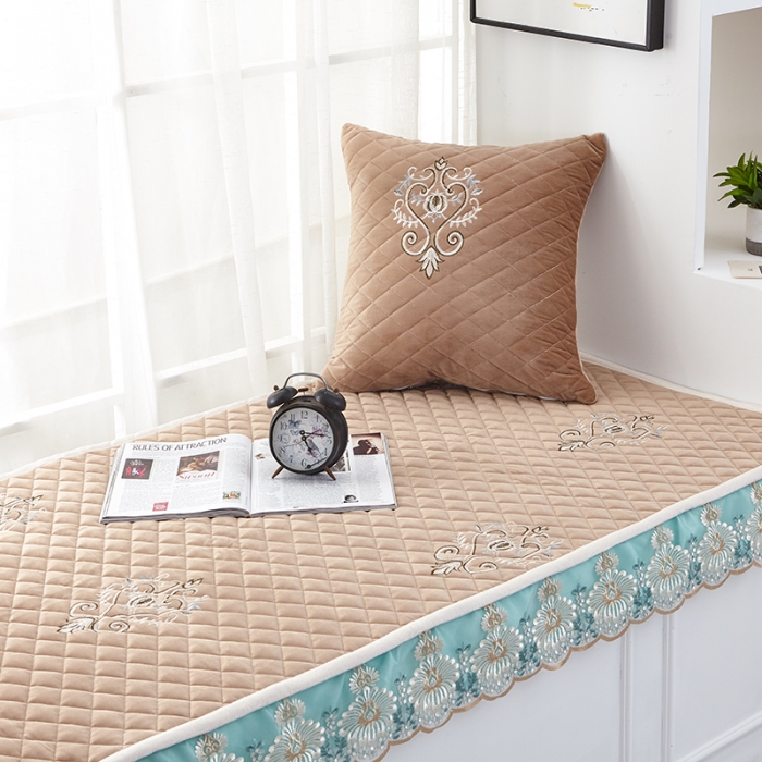 91家纺网 家纺一手货源 找家纺 U品汇 2021新款刺绣系列飘窗垫 荷兰绒-豆沙