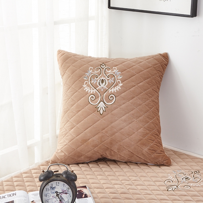 91家纺网 家纺一手货源 找家纺 U品汇 2021新款刺绣系列飘窗垫 荷兰绒-豆沙