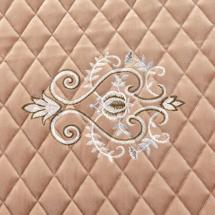 91家纺网 家纺一手货源 找家纺 U品汇 2021新款刺绣系列飘窗垫 荷兰绒-豆沙