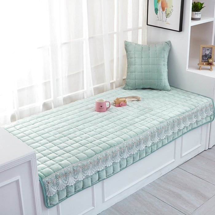 91家纺网 家纺一手货源 找家纺 U品汇 2021新款法莱绒花边飘窗垫 抹茶绿